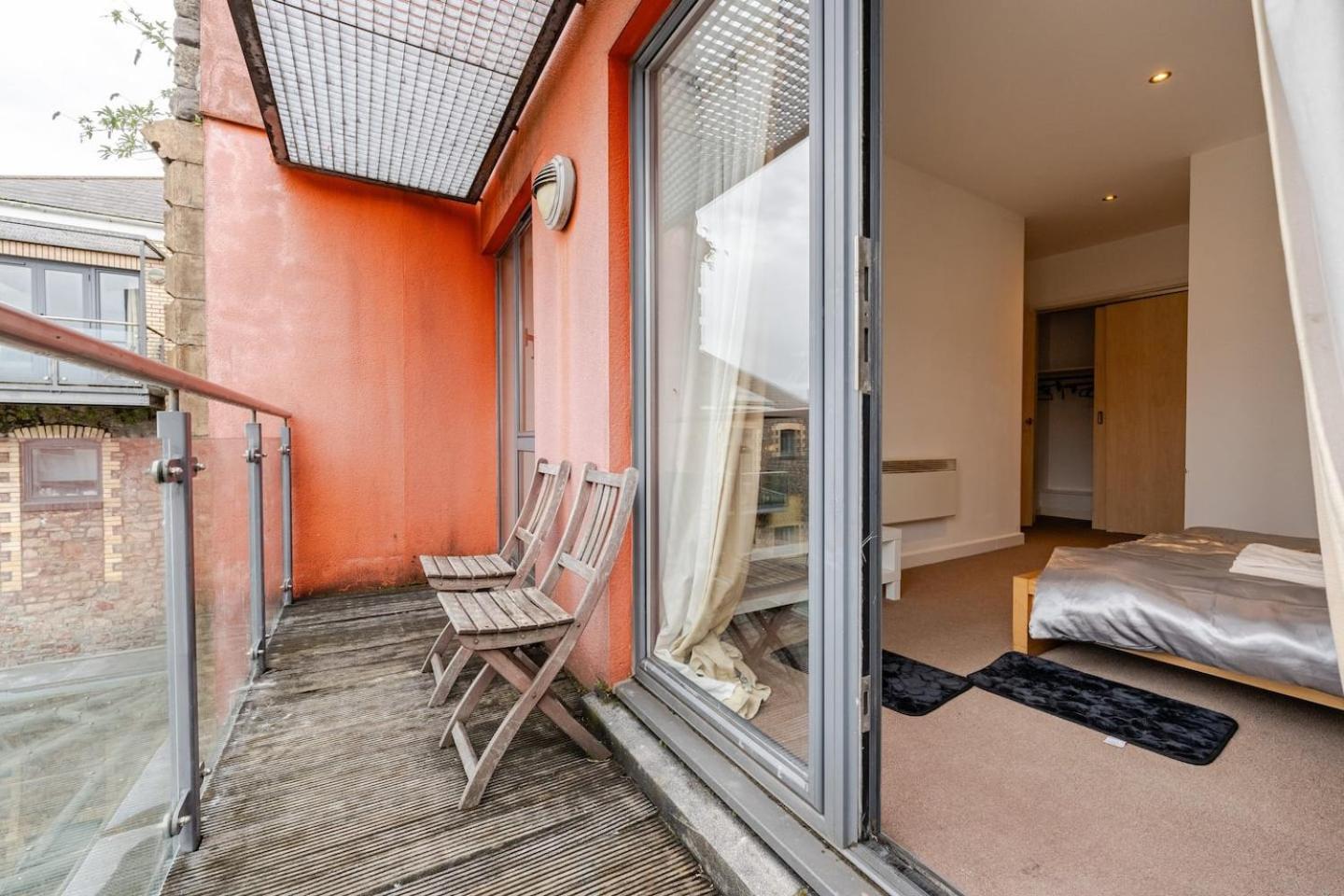 Private Room In Cardiff City Center المظهر الخارجي الصورة