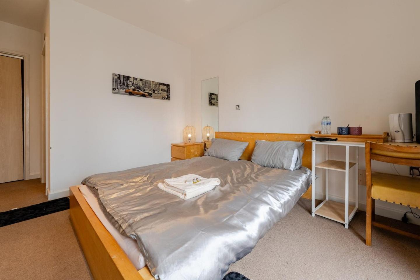 Private Room In Cardiff City Center المظهر الخارجي الصورة