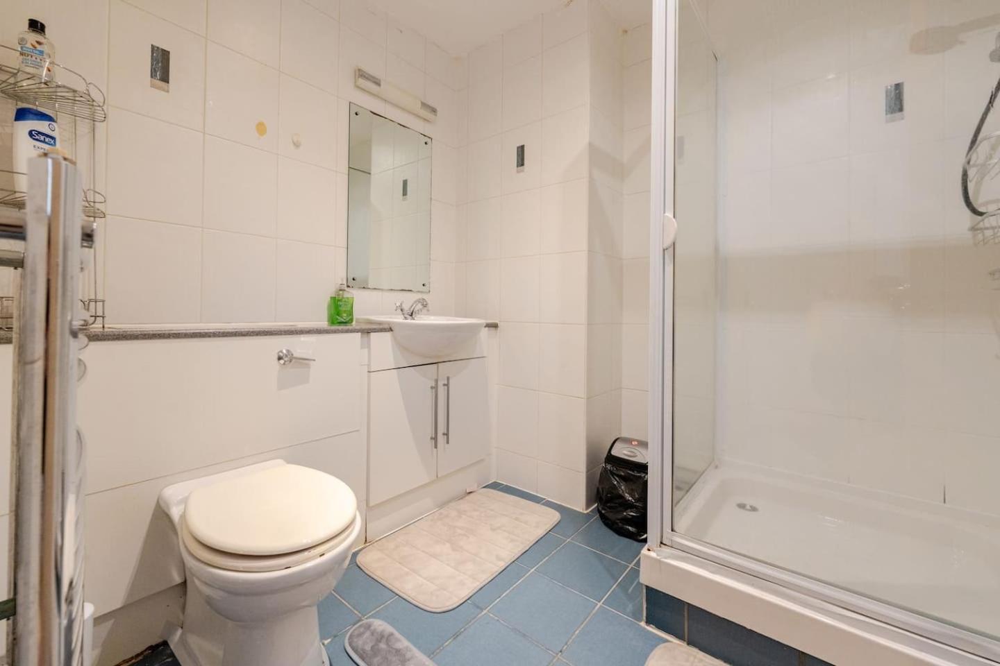 Private Room In Cardiff City Center المظهر الخارجي الصورة